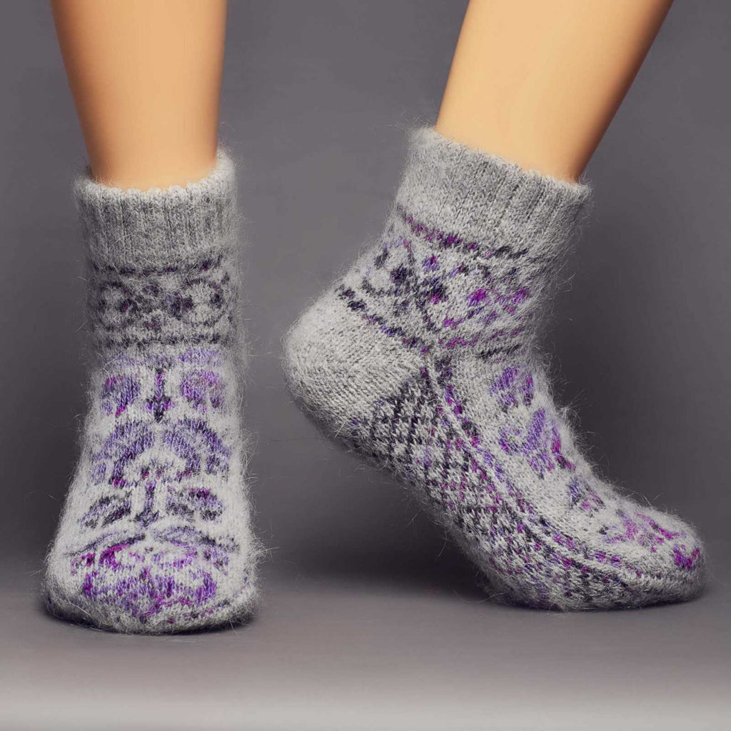 Low-cut grey wool socks with a purple tulip design - front view.